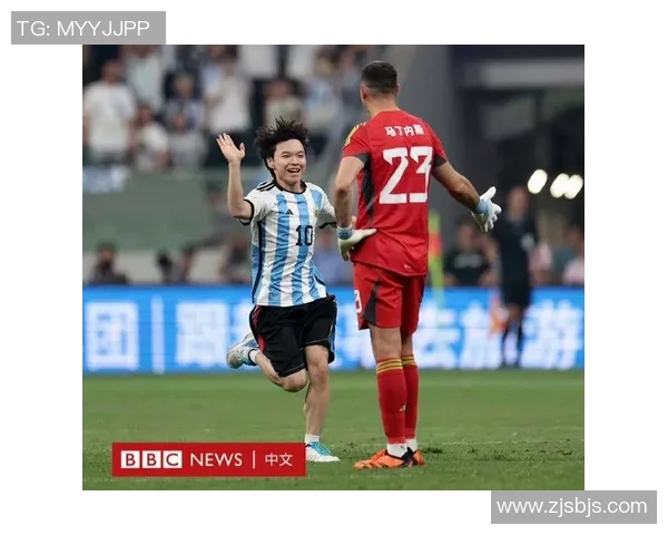 足球明星中国行精彩瞬间回顾与球迷互动热情瞬间分享
