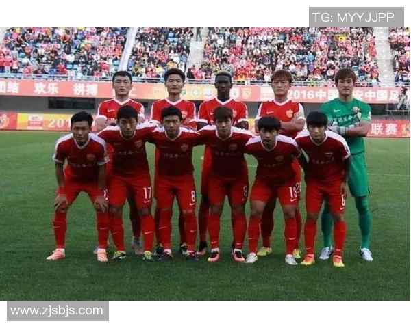 武汉足球队在亚运会积分榜上以51分稳居首位展现强劲实力